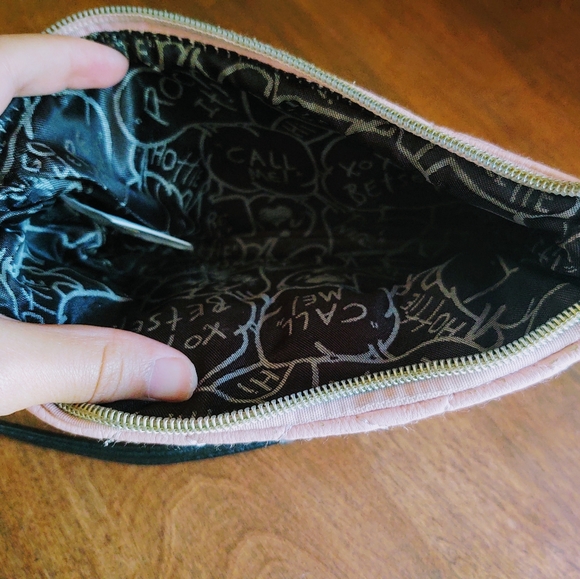 Betsey Johnson mini crossbody bag, heart quilting - Picture 2 of 6